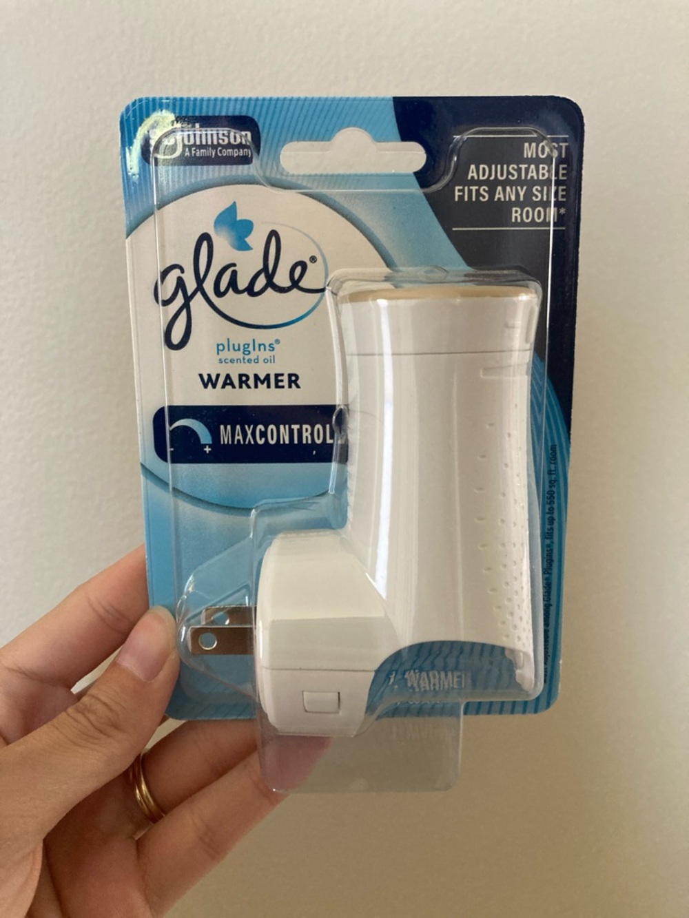 4/$10 - Glade PlugIns Air Freshener Scented Oil Diffuser - 1 Warmer